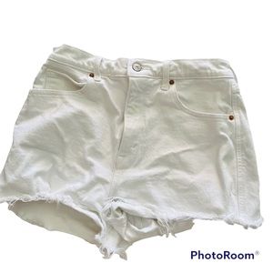 Hollister White Denim high waisted Mom Jean Shorts 29/8